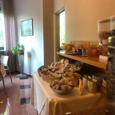 Casa Dell'ospite Otel 2*